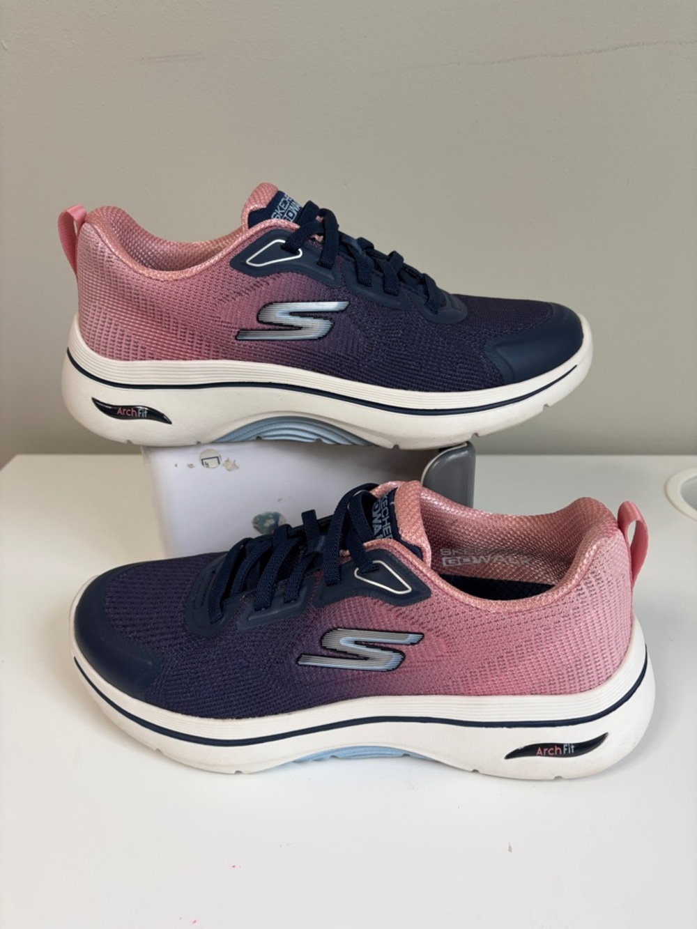 Skechers GO WALK Arch Fit 2.0 Meredith Navy Pink Size 6